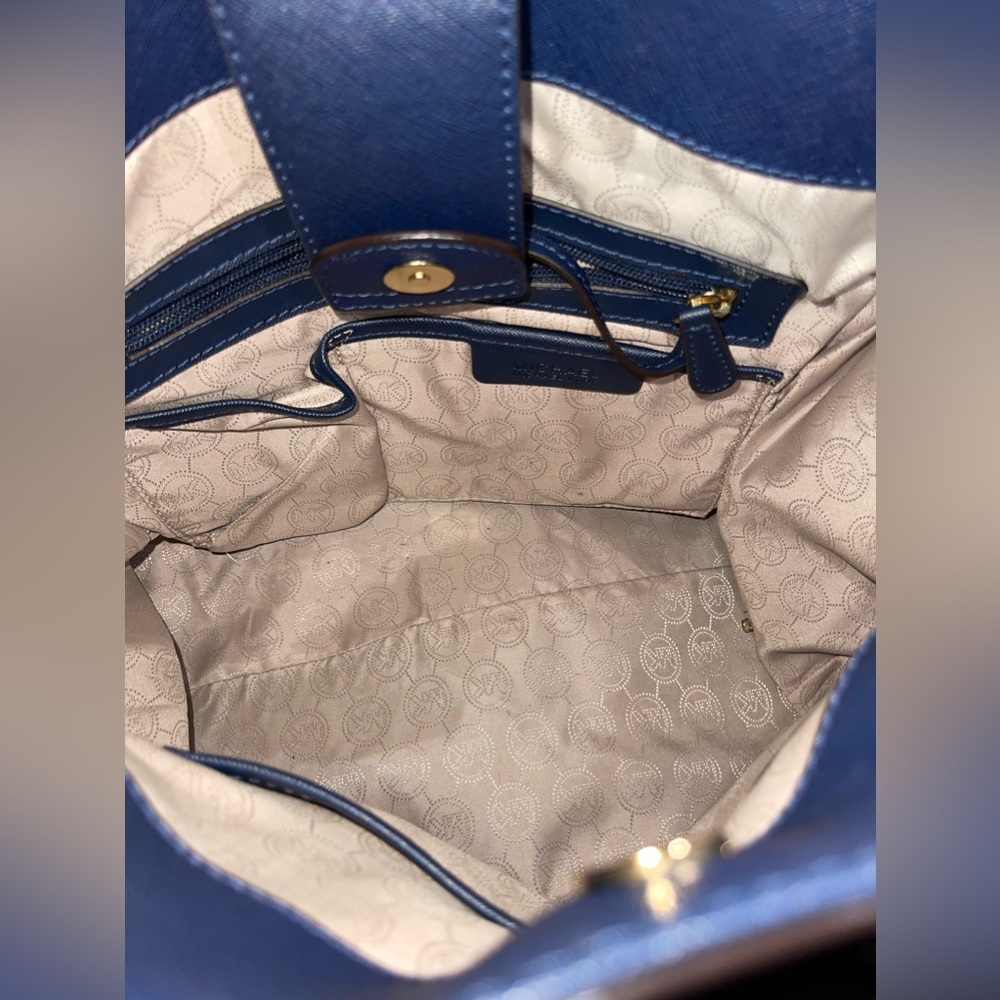 Michael Kors Hamilton Bag - Picture 5 of 5